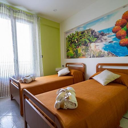 Casa Vacanze Dell'Angelo San Mauro Castelverde Eksteriør billede