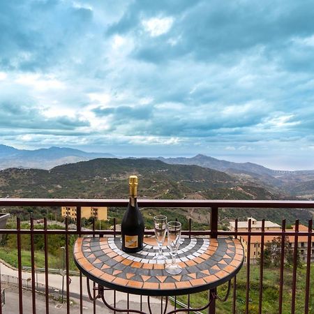 Casa Vacanze Dell'Angelo San Mauro Castelverde Eksteriør billede