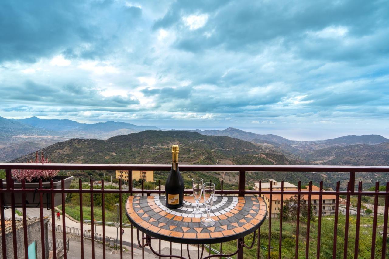 Casa Vacanze Dell'Angelo San Mauro Castelverde Eksteriør billede