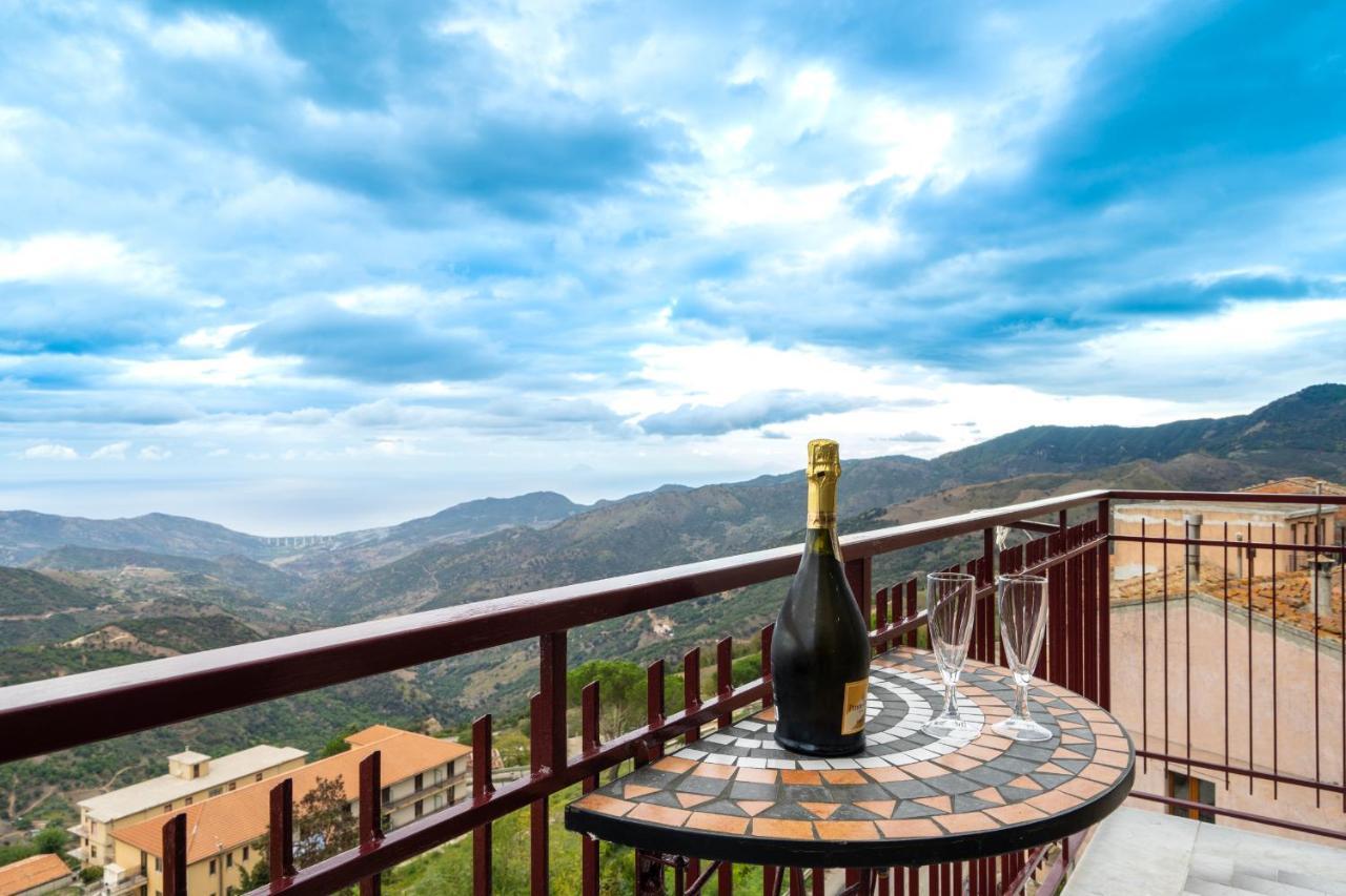 Casa Vacanze Dell'Angelo San Mauro Castelverde Eksteriør billede